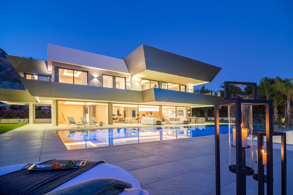 Fabulous ultra-modern Sierra Blanca villa