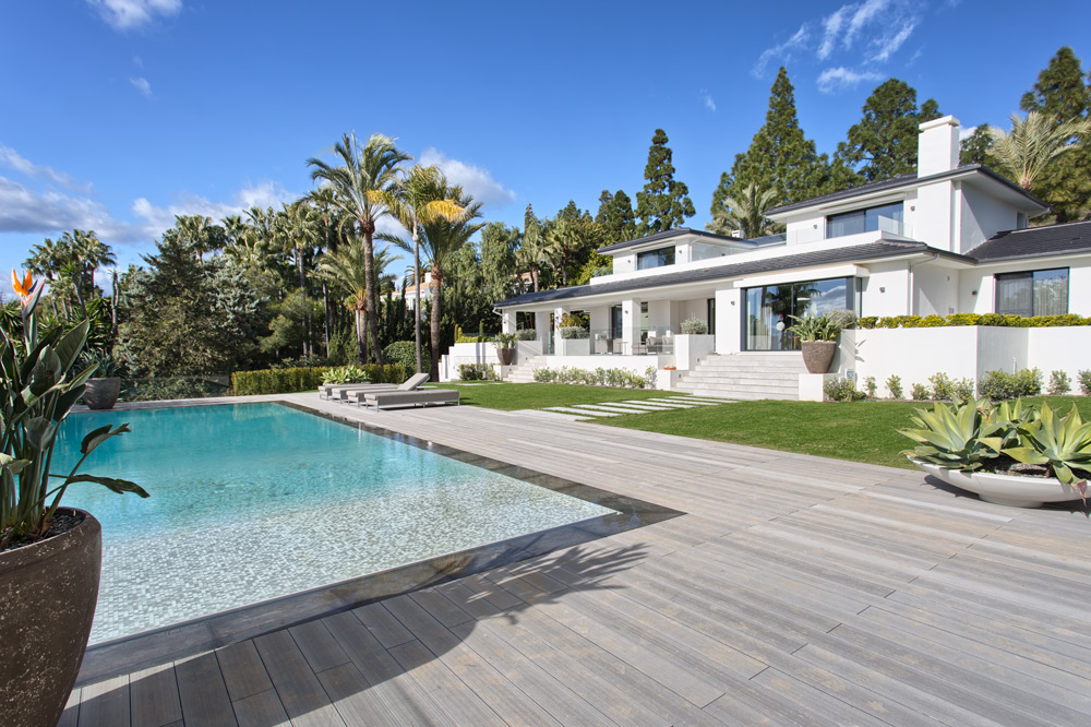 New to the market! Stunning villa in exclusive location