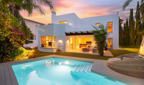 Why do overseas buyers continue to choose Marbella?