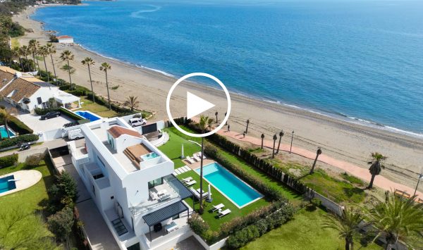 Nuevo Video - Villa en primera línea de playa en La Nueva Milla de Oro