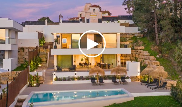 Neue Video - Villa in Nueva Andalucia