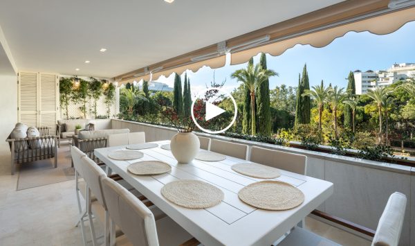New Video - Exquisite 3 bedroom Apartment in Don Gonzalo, Marbella Center