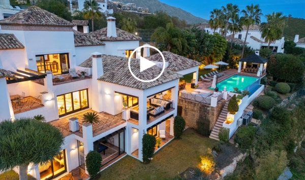 Nuevo Video - Exclusiva villa de 7 dormitorios con vistas panorámicas La Quinta - Benahavis