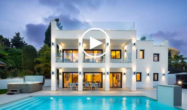 New Video - Modern 6 bedroom Villa with sea views in Prime Location in Nueva Andalucia
