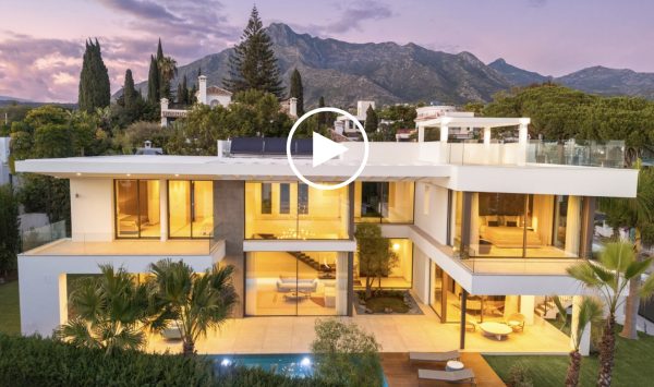 Nouvelle Video - Villa Moderne Neuve avec 5 Chambres et Vue sur la Mer à La Carolina – Élégance sur la Golden Mile de Marbella