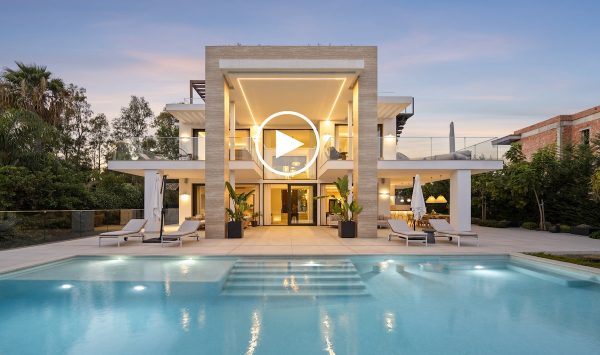 Nouvelle Video - Villa de Luxe Contemporaine à Vendre à Altos de Puente Romano, Marbella Golden Mile